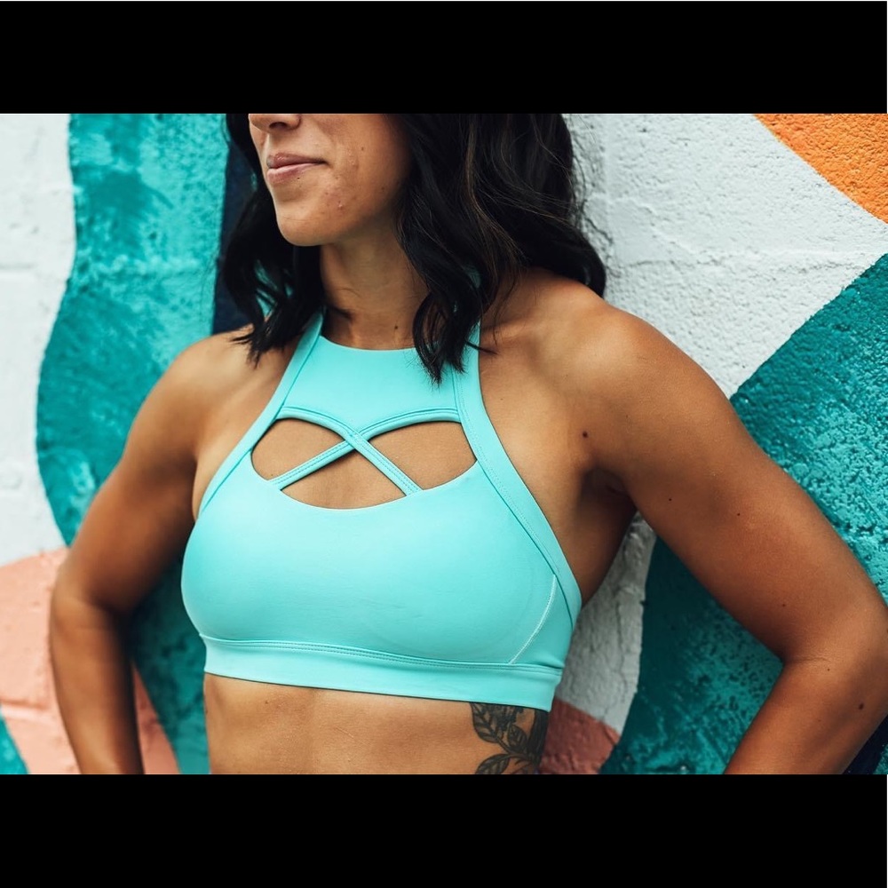 Chestee Barbella box collab sports bra Sz med